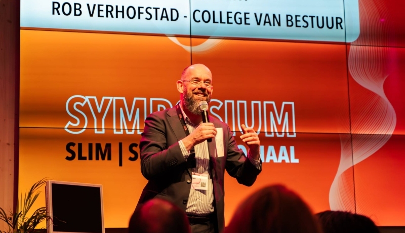 Rob Verhofstad opent het Slim Schoon Sociaal symposium