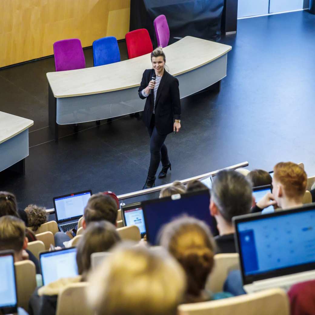 Thuisstudies l 300 cursussen en opleidingen l Laudius