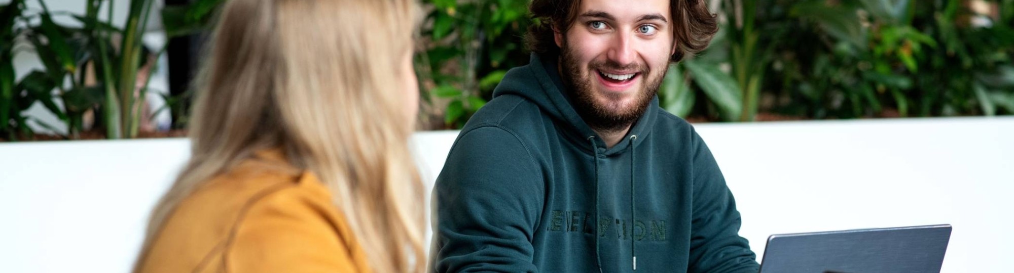 Kapittelweg 33 Nijmegen Ergotherapie studeren hbo opleiding studenten samen laptop