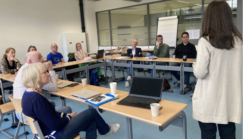 Aandacht vanuit de zaal voor Marjan Wolfs van Bartiméus tijdens de tweede bijeenkomst van Kenniscentrum Fiets van de HAN.