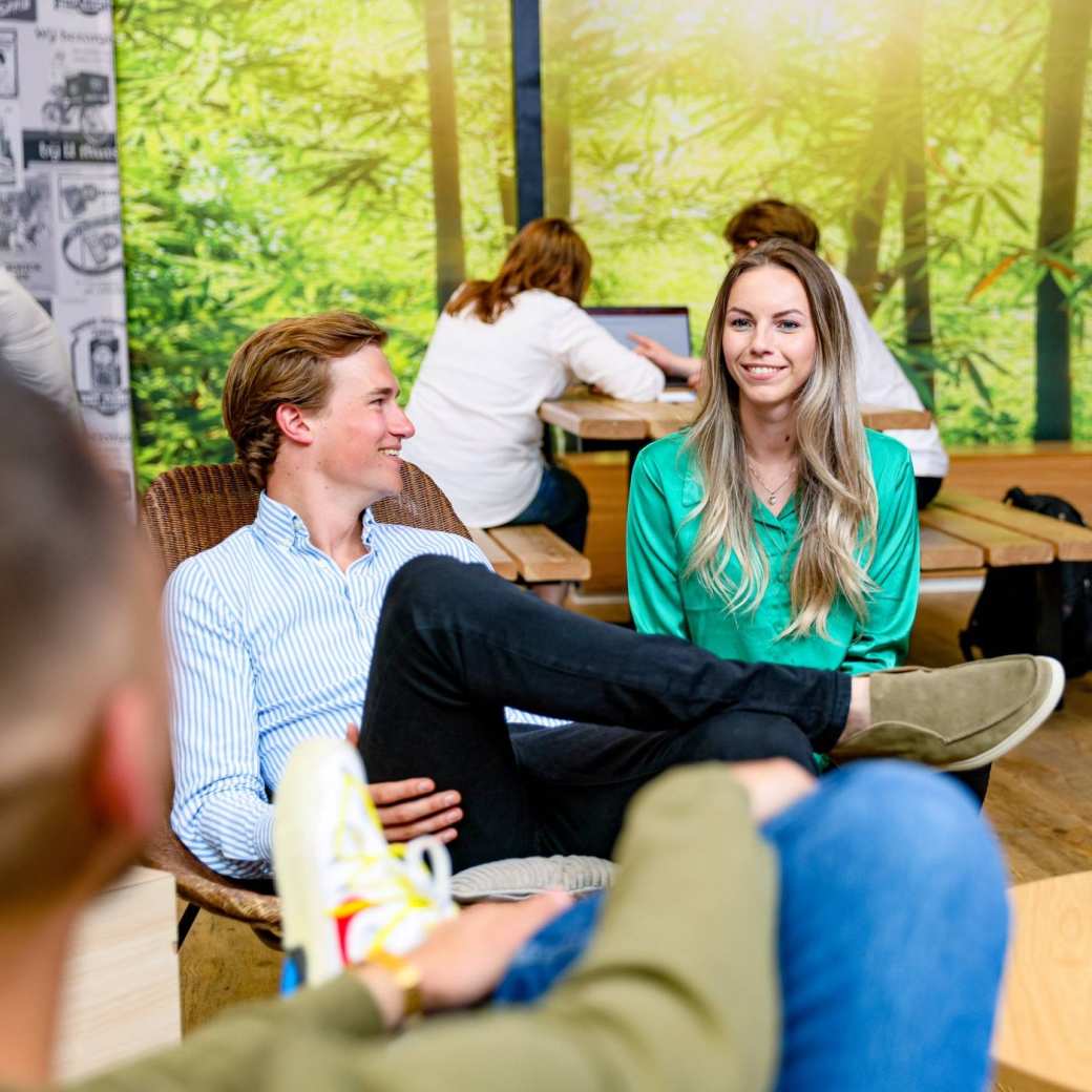 Facility Management, studenten samen aan het werk bij The Brew