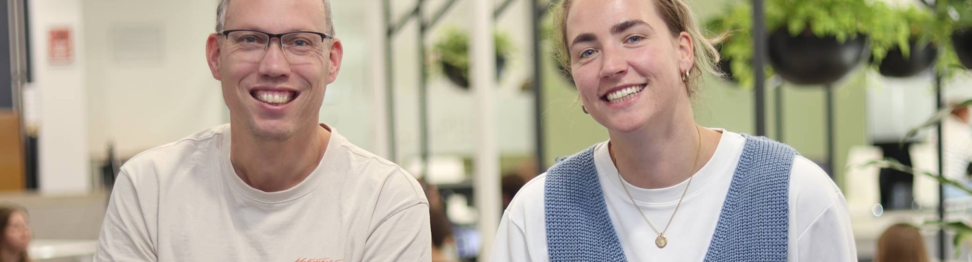 Loek van Seyen en Diede Hoenderboom in beeld.