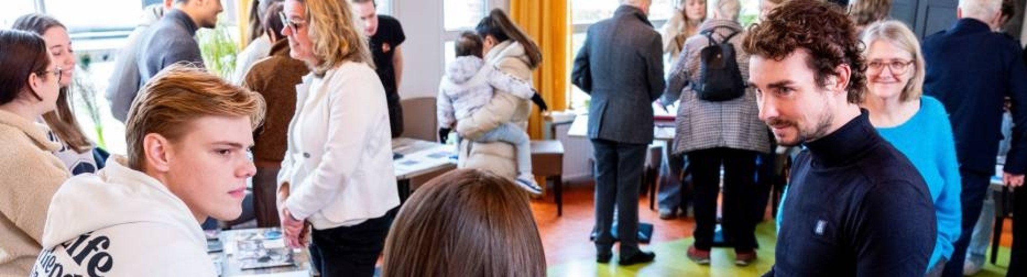 Labs en Werkplaats sint maartenskliniek-studenten-professionals en burgers aan het werk