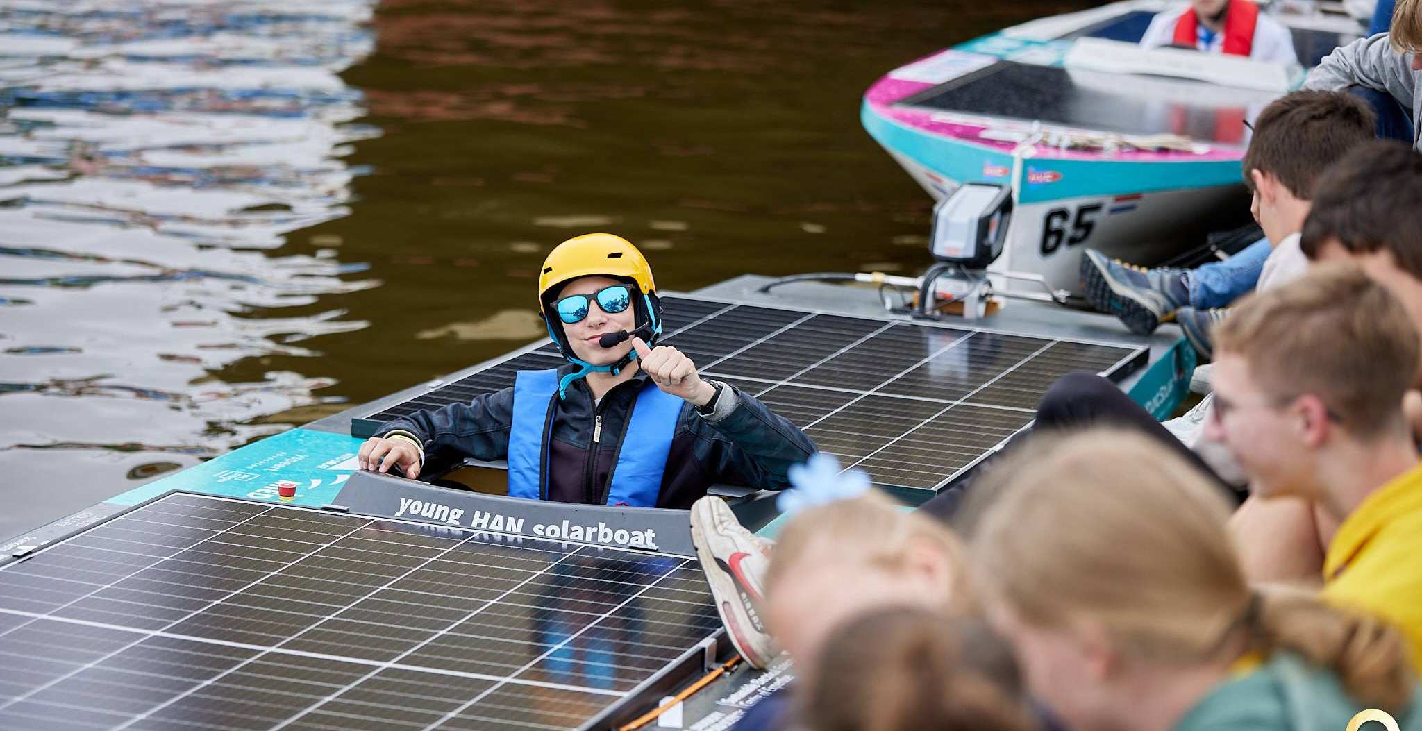 Young Solar Challenge Piloot met Daan Vossers in de Young Solarboot.