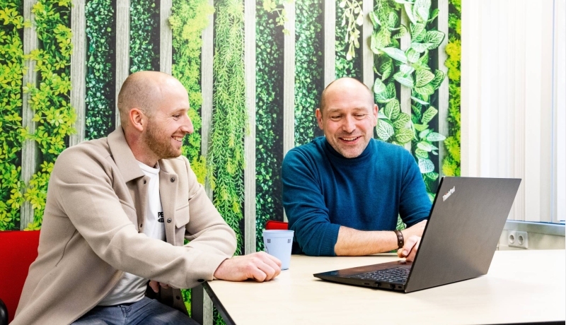 Integraal adviseur MKB in gesprek met 2 MKB ondernemers