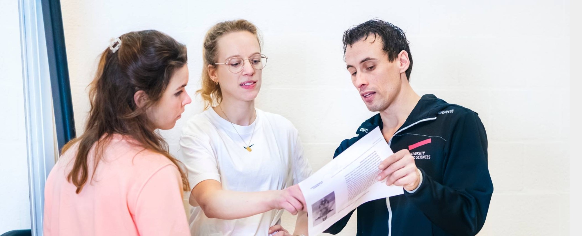 Docent en studenten in gesprek - klinisch redeneren