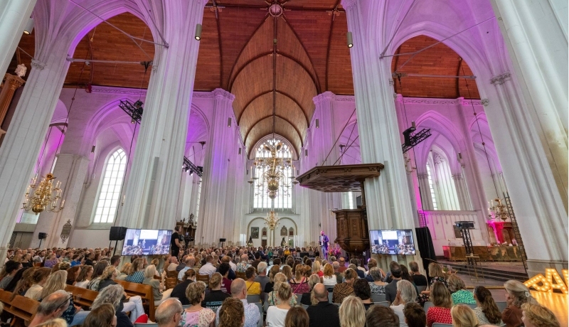 Rob Verhofstad opent nieuwe HAN-studiejaar in Stevenskerk in Nijmegen