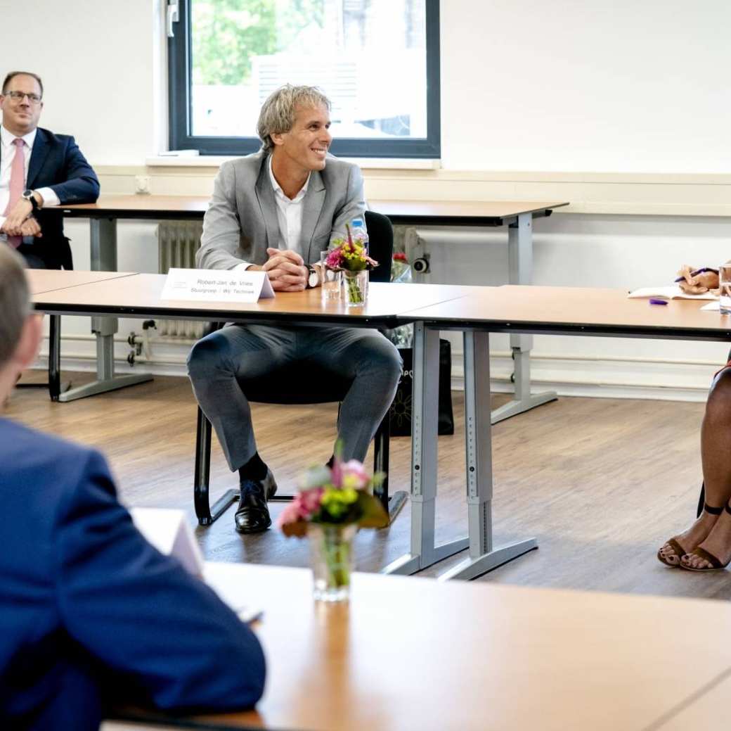 rondetafelgesprek Gelders Vakmanschap met op achtergrond Gerrit Averesch 