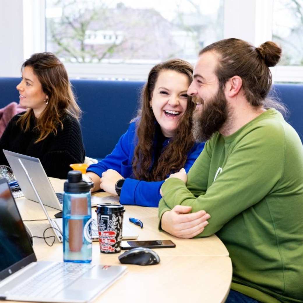 AMM LLO Dennis en Anne lachen tijdens les