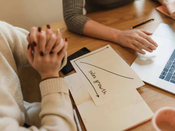 academie business communicatie, sales-gesprek over groeicijfers
