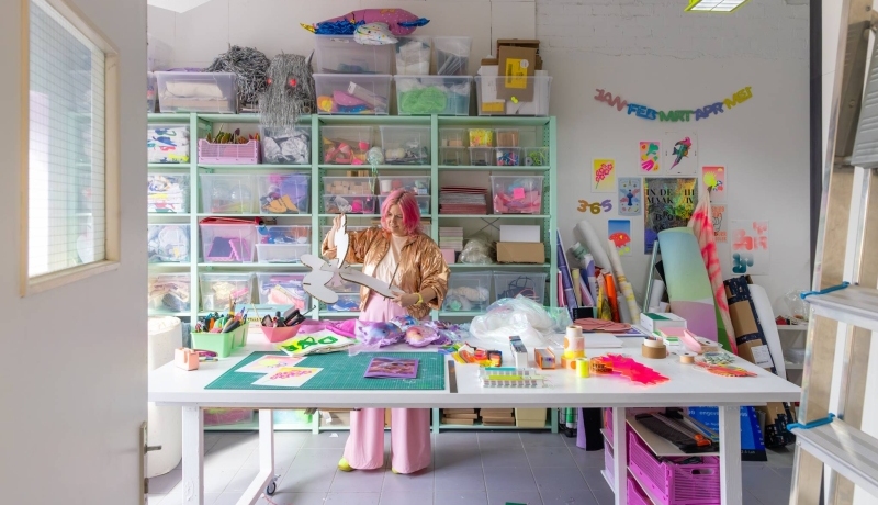 Cursist Beelden Genereren met AI, Dana Dijkgraaf in haar designstudio