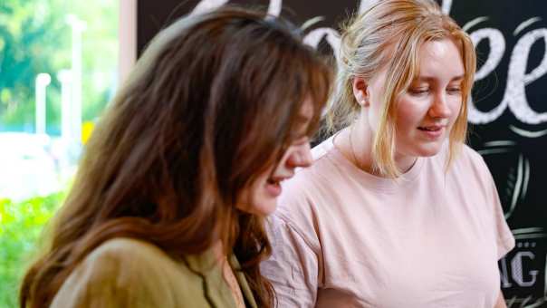 Studenten vrouwen overleg