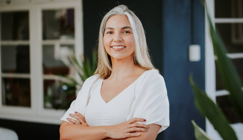 student van university of aruba, glendeline maldonado volgt de opleiding master social work op afstand online.