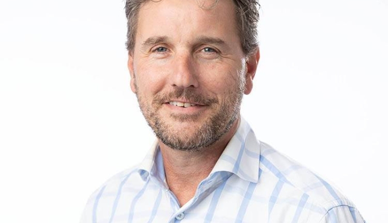 Foto van associate lector Fred de Jong, geschoten tijdens een AFEM-fotosessie