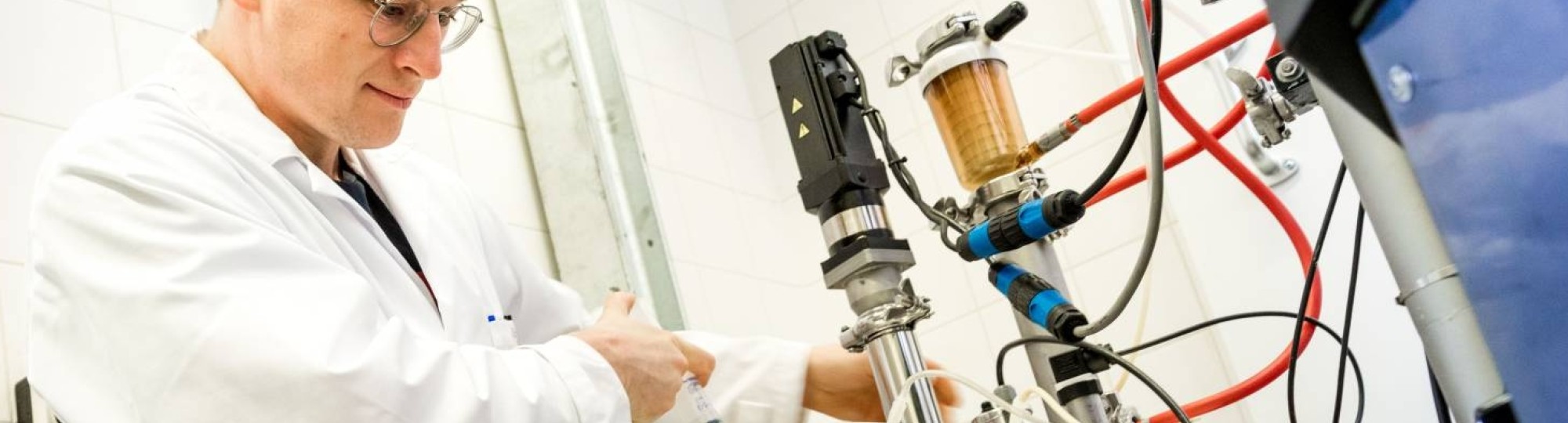 Headerfoto Onderzoek lectoraat Biodiscovery HAN BioCentre bioreactor