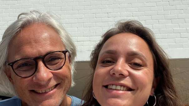 Een foto van vader Michael en dochter Michelle Lambertus. Geplaatst door HB.