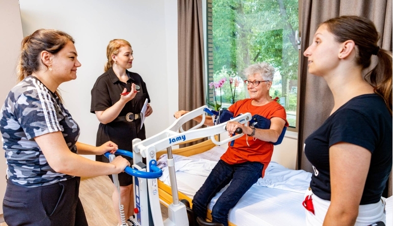 Fotoshoot vergaande samenwerking door HAN academie gezondheid en vitaliteit bij de Waalboog.