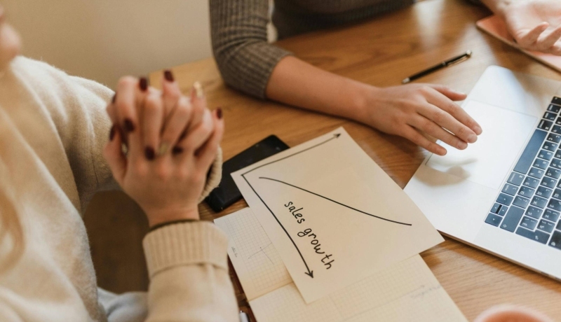 academie business communicatie, sales-gesprek over groeicijfers