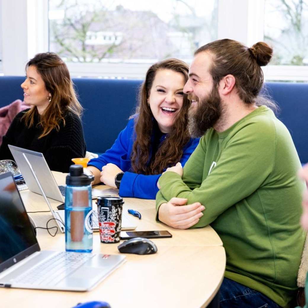 AMM LLO Dennis en Anne lachen tijdens les