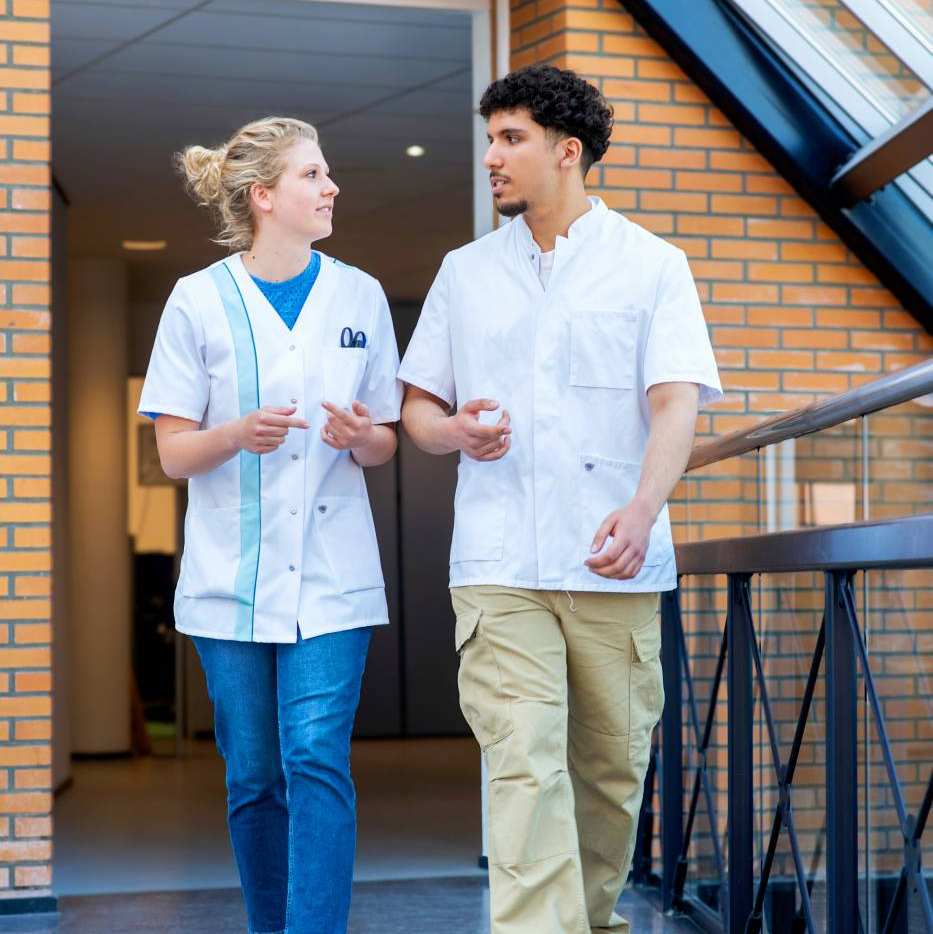 8x gezondheid studenten overleggen met elkaar