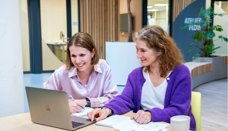 Studenten Master Transitie naar Gezondheid en Welzijn deeltijd in overleg