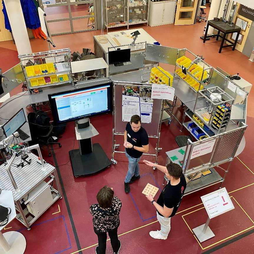 U shaped assembly cell USAC bij robotics at han