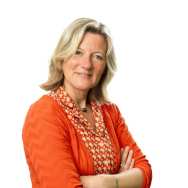 Portret van Marike Meurs in oranje vest.