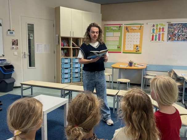 Freek Wouters voor de klas. Startkracht