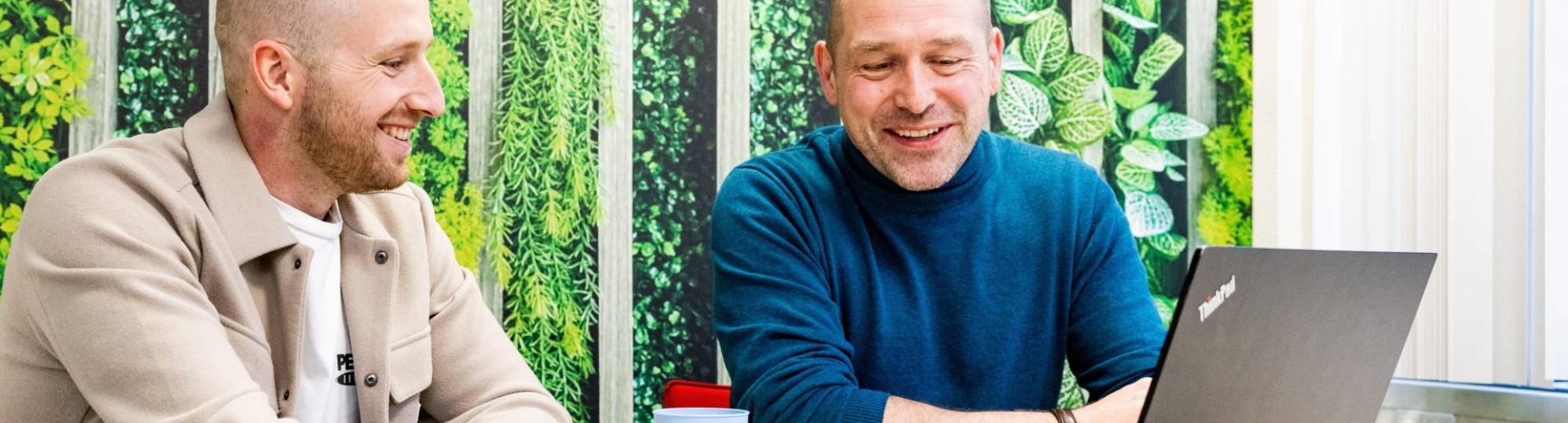 Integraal adviseur MKB in gesprek met 2 MKB ondernemers