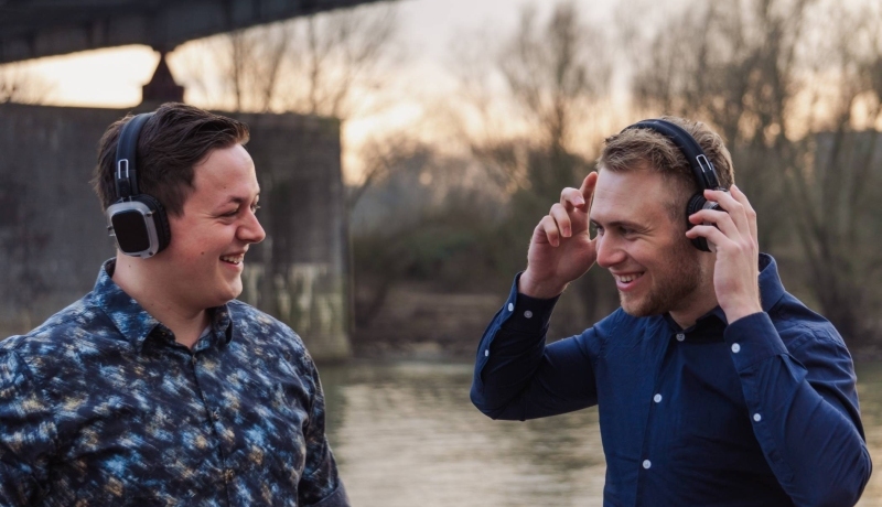 Gijs en Tom, HAN-alumni Technische Bedrijfskunde, zijn een succesvol bedrijf gestart onder de naam Party at My Place