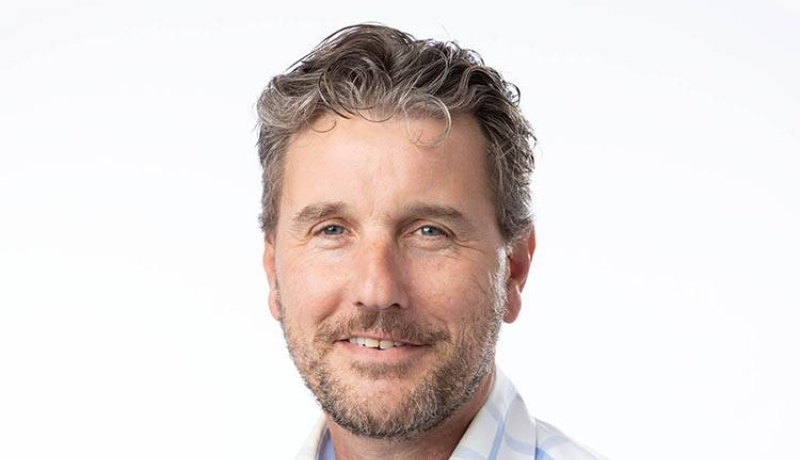Foto van associate lector Fred de Jong, geschoten tijdens een AFEM-fotosessie