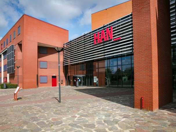Nijmegen, Kapittelweg 33, ingang, zijaanzicht links, ingang, siging, branding