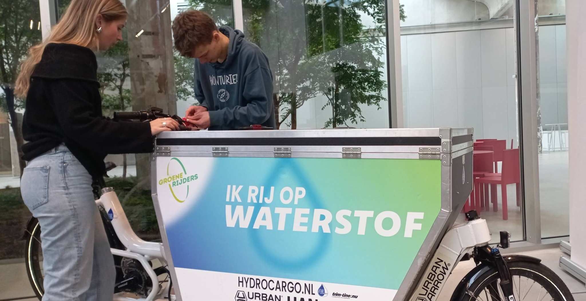 Veerle en Arne samen aan het werk