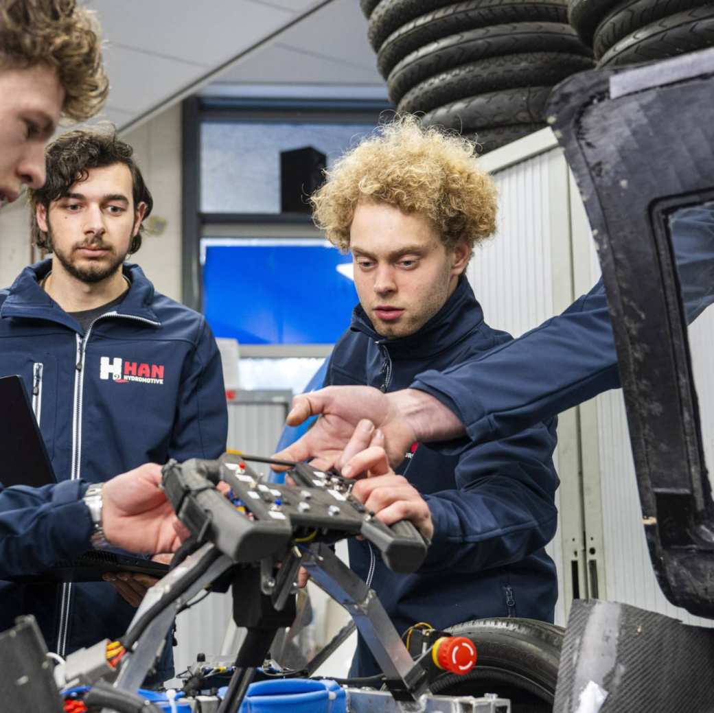Hydromotive team, van Academie Engineering en Automotive, close-up van het stuur.