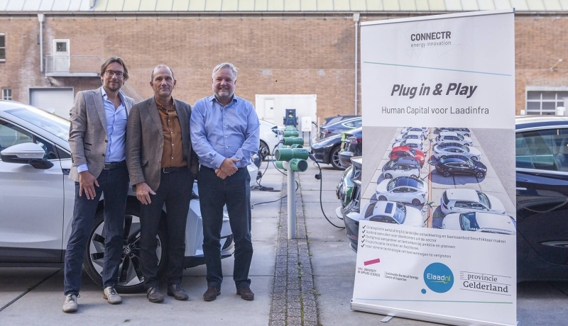 Foto stuurgroep Plug in & Play op het Industriepark Kleefse Waard in Arnhem. Met Jeroen Herremans, Tinus Hammink en Onoph Caron.