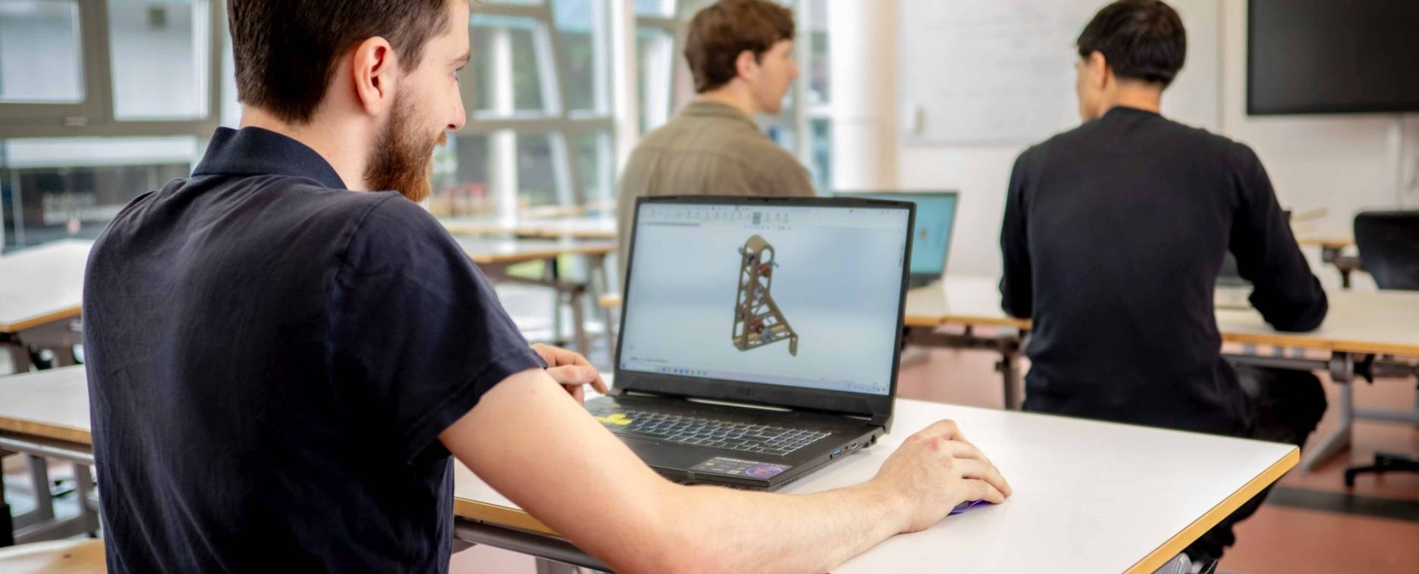 Student tekent met SOLIDWorks een 3D ontwerp