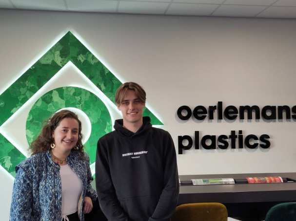 Jon en Sanne doen in het kader van hun minor Circulaire Economie en CSRD onderzoek bij OPACK.