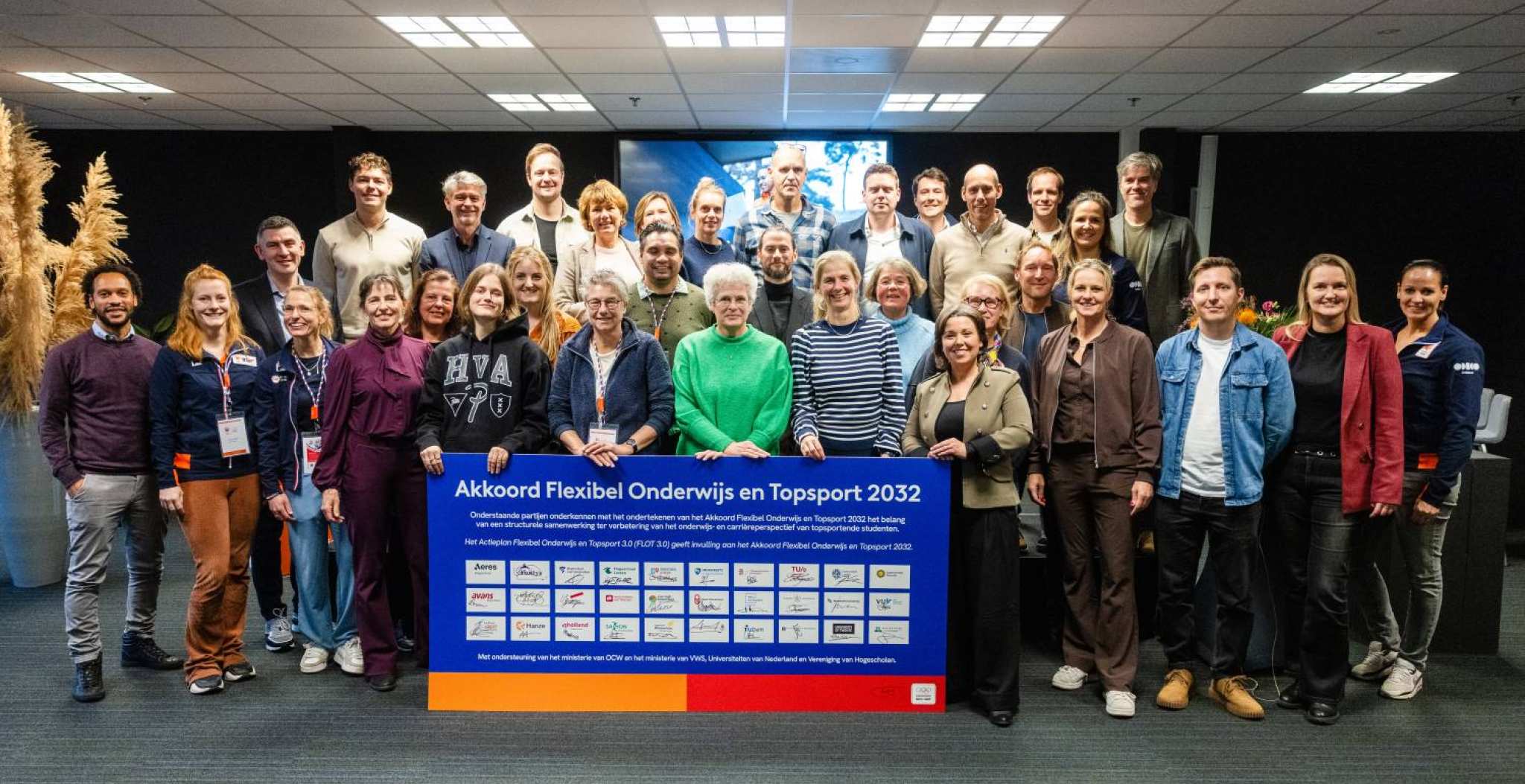 30 hoger onderwijs-instellingen en NOC*NSF hebben de samenwerking voor topsportstudenten verlengd met de ondertekening van het Akkoord Flexibel Onderwijs en Topsport