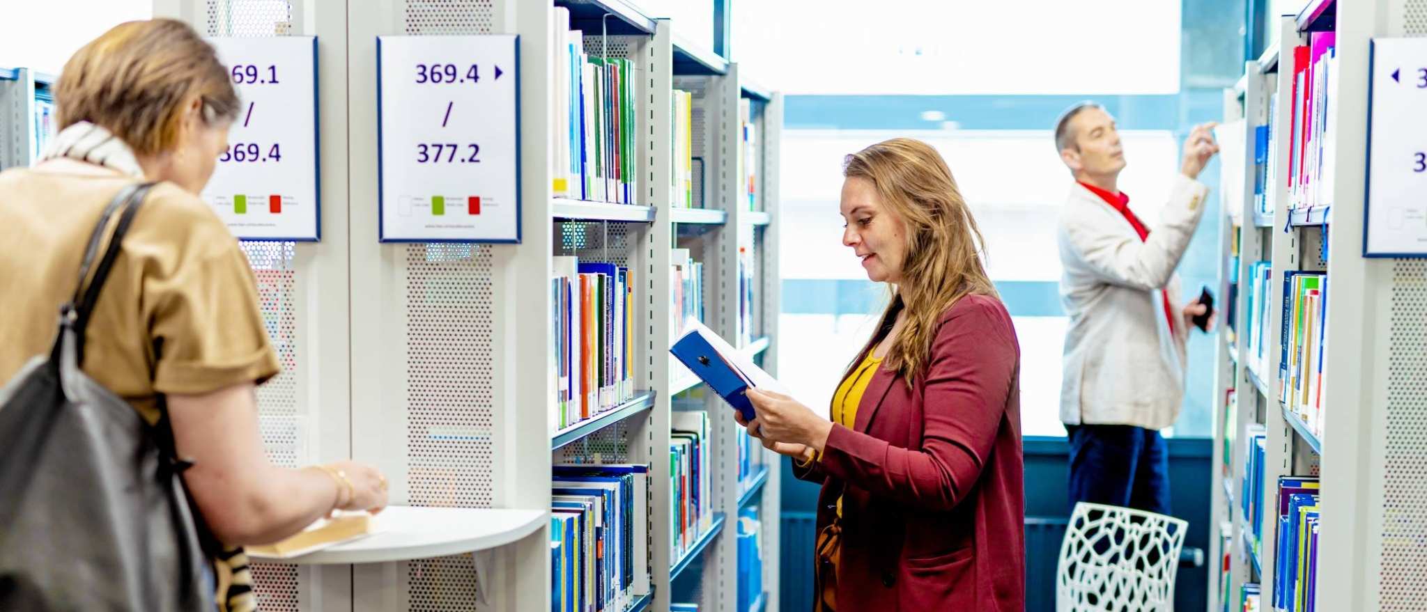 Logistics Management deeltijd, studiecentrum, boeken, uitzoeken, studeren, 2022