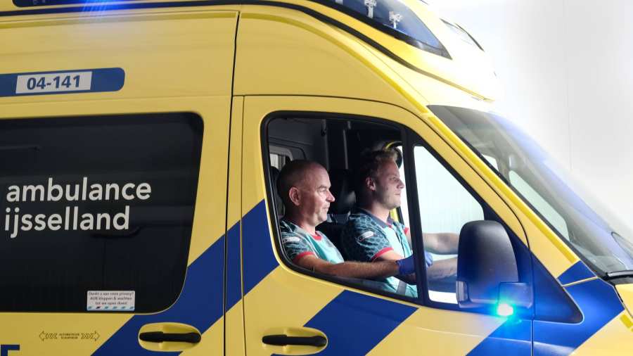 Ambulance op weg naar oproep, Lectoraat-Acute-Intensieve-Zorg