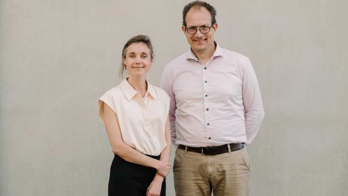 Simone van Bennekom (Creatief Arnhem) en Wouter Sluis-Thiescheffer (HAN lector) voor nieuwsbericht leernetwerk Immersive Experiences.