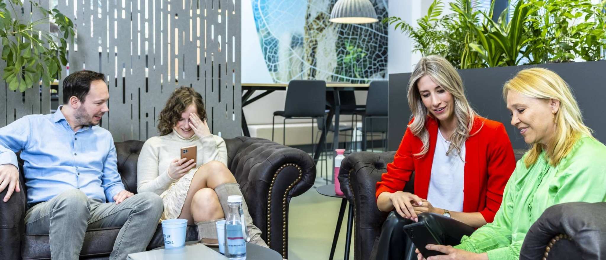 studenten accountancy deeltijd in overleg in gemeenschappelijke ruimte HAN Arnhem, finance, financieel, AFEM
