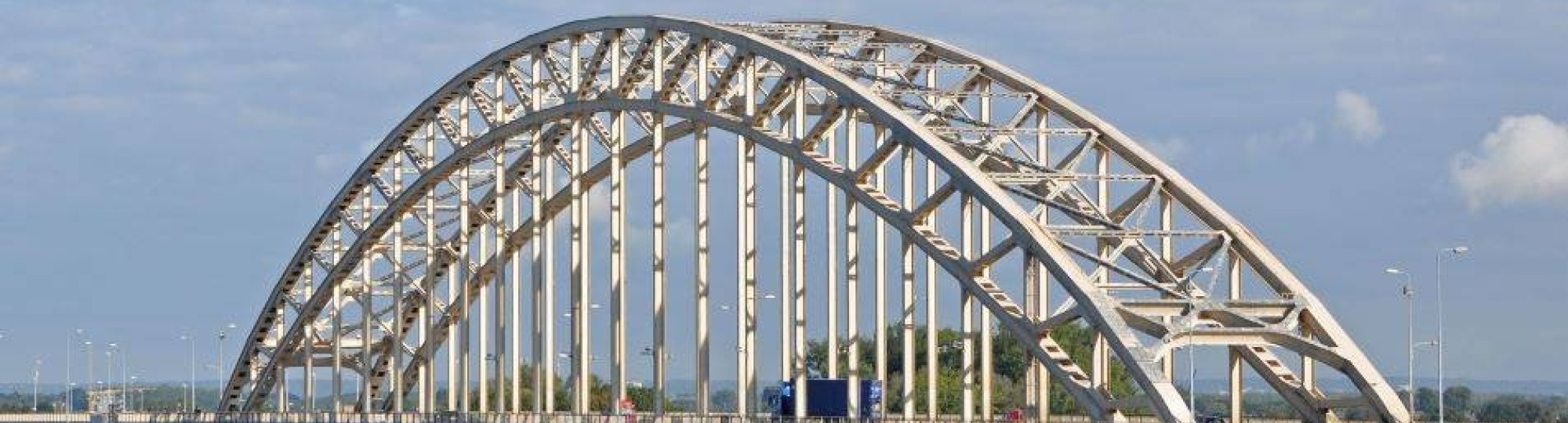 waalbrug bij Nijmegen