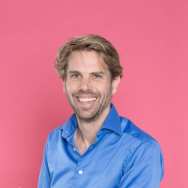 Docent Maurik de Groot van de post-hbo opleiding Sales Management 2025. 