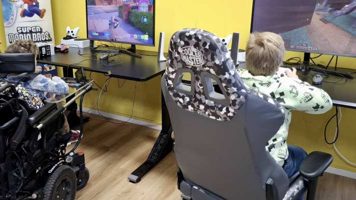 Jongeren gamen inclusief bij de Bio Game Club