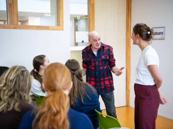 Workshop movisie en han tijdens week tegen armoede over beperkte basisvaardigheden