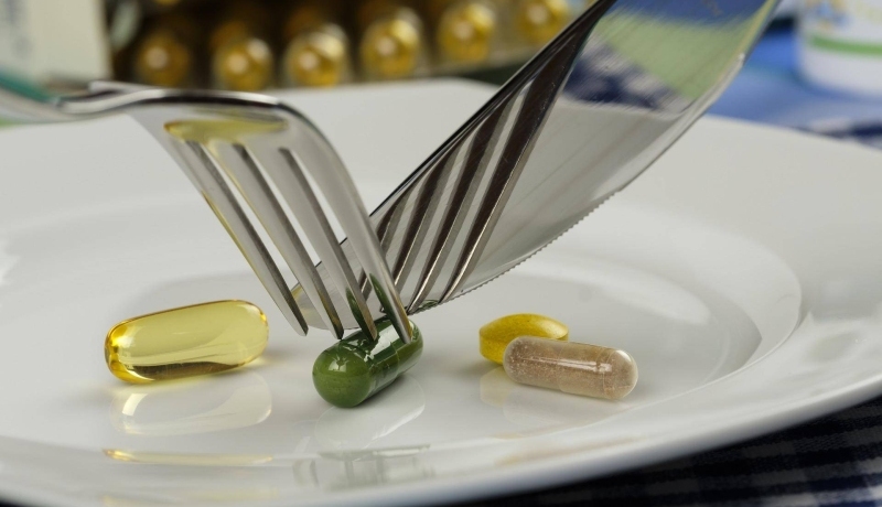 Vitaminepillen versus gezond eten. APS. vitaminepillen of gezond en gevarieerd eten. 