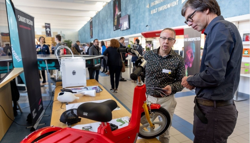 Marktimpressie van kennisfestival HAN Unexpected slim schoon sociaal 25 maart 2022. Additive Manufacturing Smart Region Herold Cremer