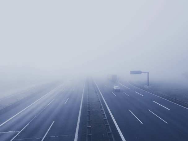 auto's in de mist