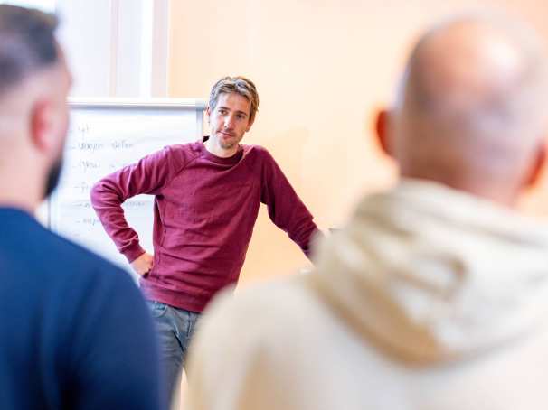 master sport- en beweeginnovatie docent legt uit 2024